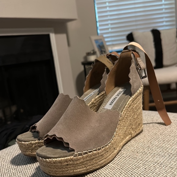 Steve Madden Wedges - Picture 2 of 4